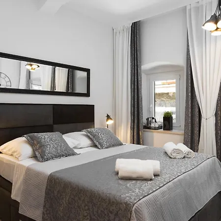 Palace Penthouse With Terrace In Centre Old Town Apartment